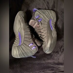 Air Jordan 12 Retro Kids Sneakers in Black and Purple (used)